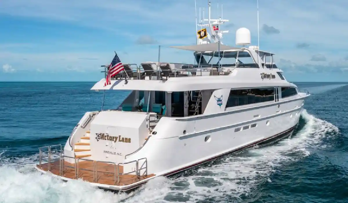 Hatteras - Victory Lane - Motor Yacht Charter - Motor Yachts for Sale - Exclusive Concierge Club.webp
